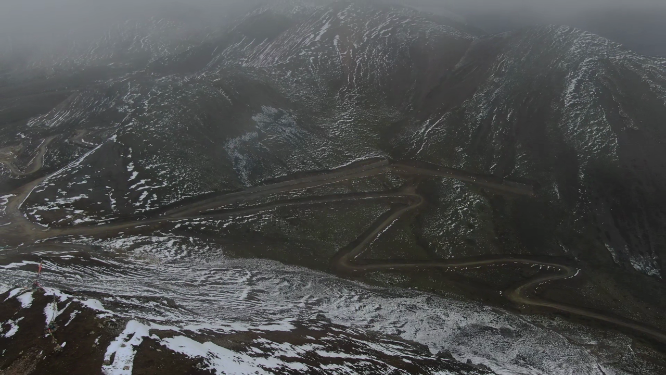 四川甘孜州贡嘎山雅哈垭口雪山风光